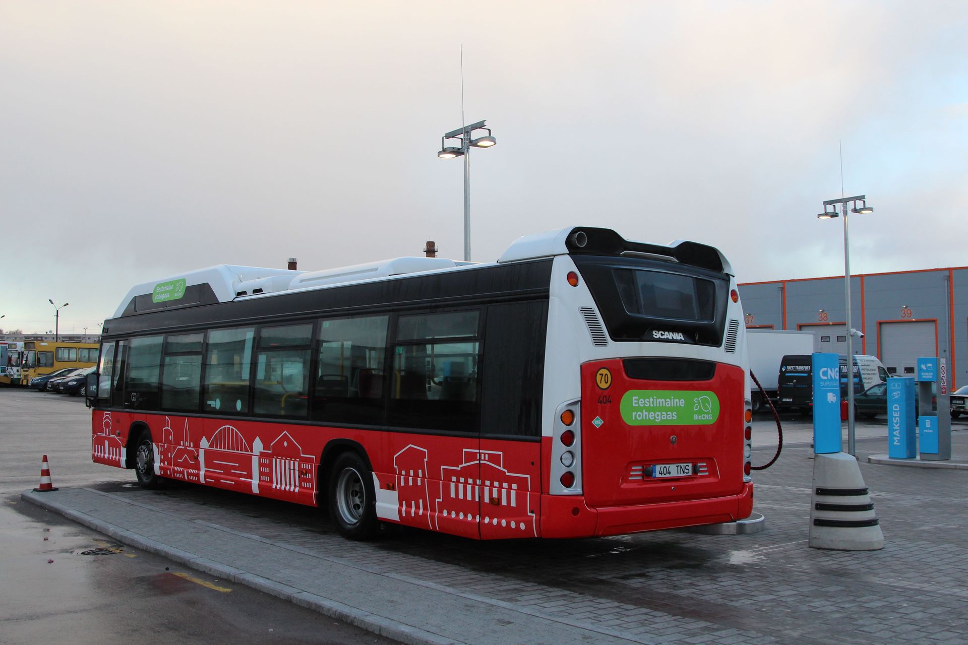 Tartu buss kleebistega